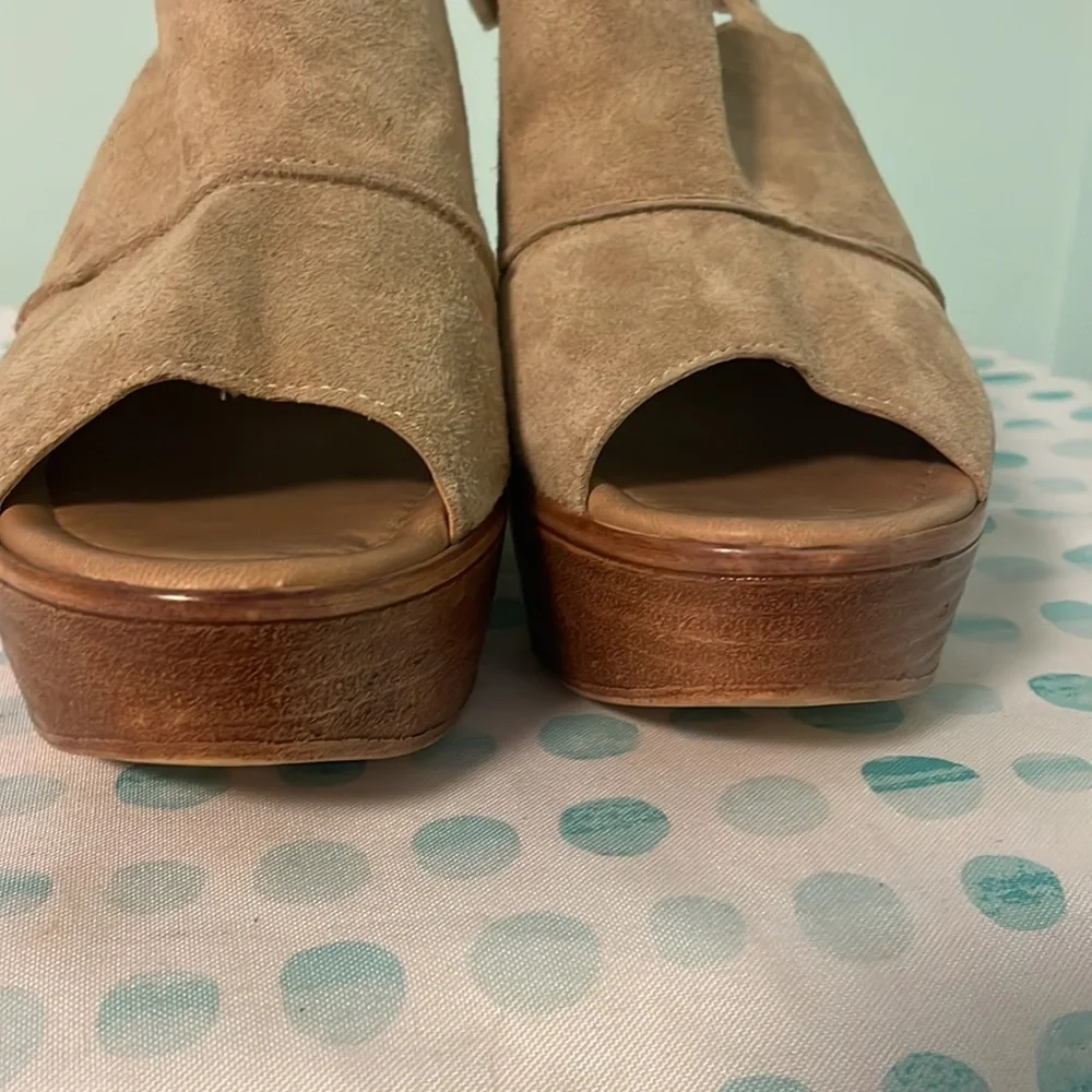 Mila Paoli tan suede platform wedge sandals size 8 - Picture 7 of 12